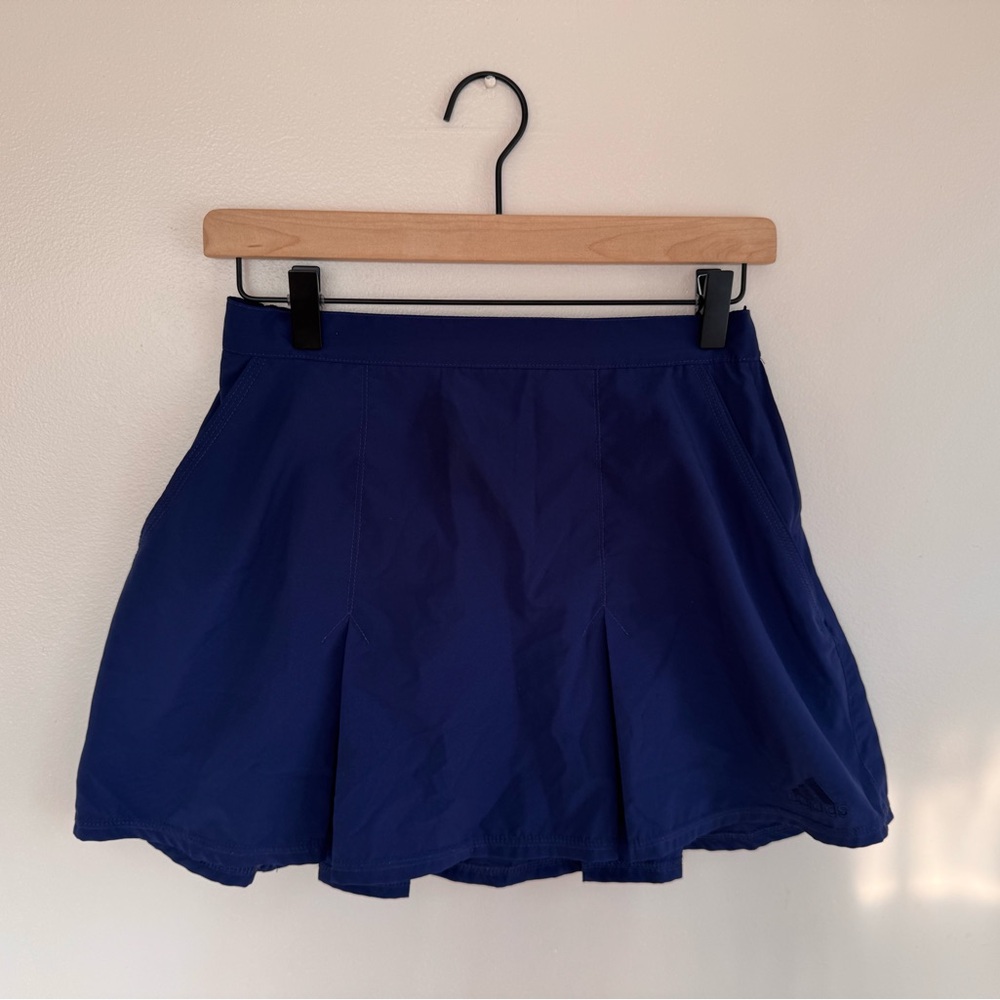 Vintage 90’s Adidas Pleated Tennis Skirt in Navy w/Embroidered Logo - Medium - Picture 7 of 10